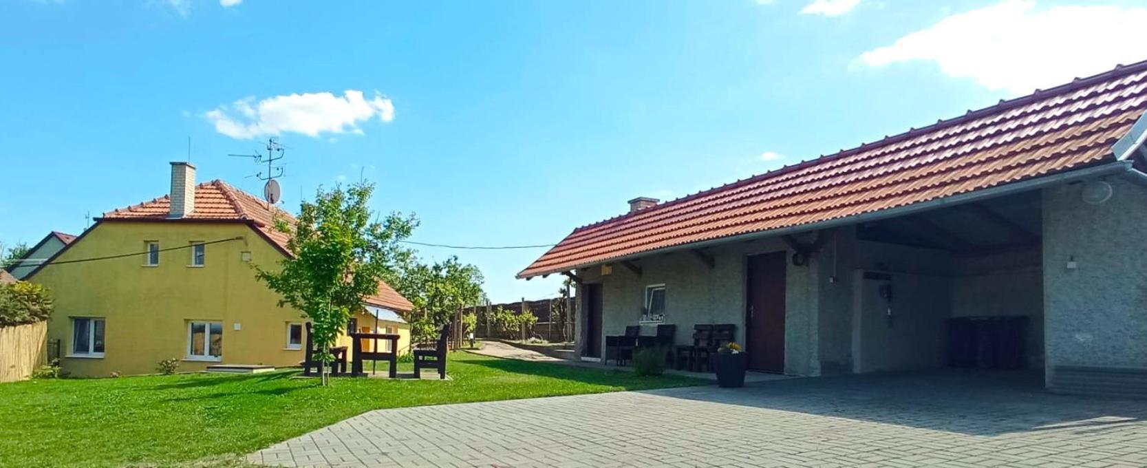 Domek Na Vinohradech Hlohovec Zewnętrze zdjęcie
